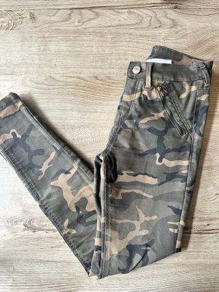 Pantalón camuflaje Clockhouse