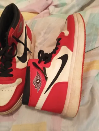 Zapatillas Nike Air Jordan Rojas y Blancas