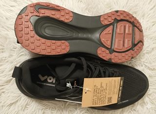 Nike Vomero 18 Negro/Rojo