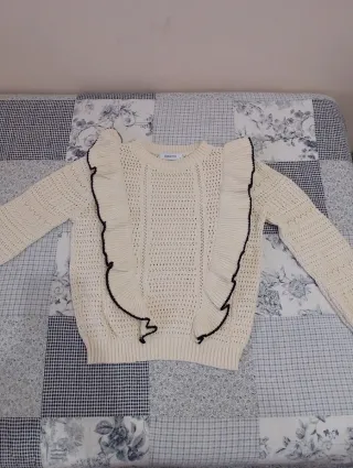 Jersey beige con volantes