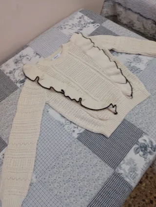 Jersey beige con volantes