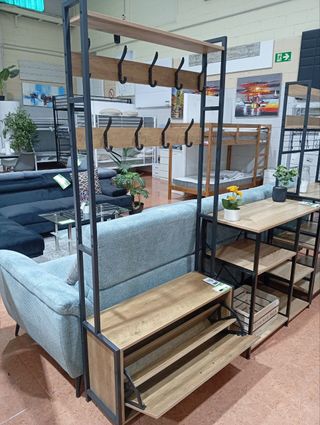 Recibidor con zapatero y perchero