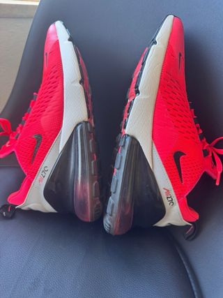 Nike Air Max 270 EUR 40 Rojo Color rojo intenso.