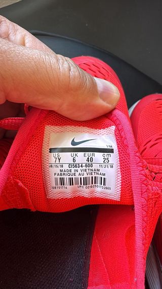 Nike Air Max 270 EUR 40 Rojo Color rojo intenso.