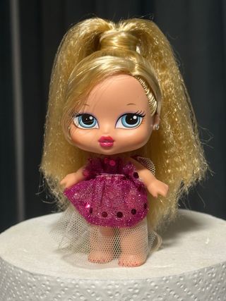 Muñeca Bratz Rubia Vestido Rosa