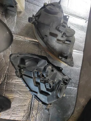 Faros Renault Clio II