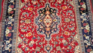 Tappeto persiano rosso e blu