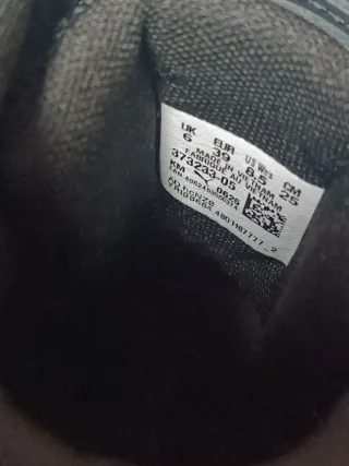 Botas Puma Mujer Negras y Blancas talla 39