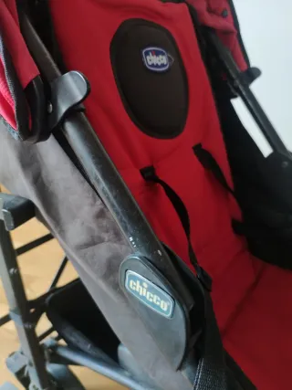 Carrito de bebé Chicco rojo