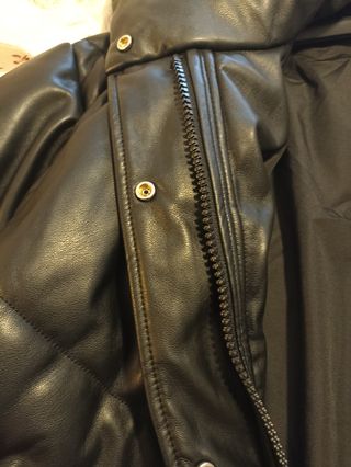 Cazadora High Spirits acolchada símil piel negra