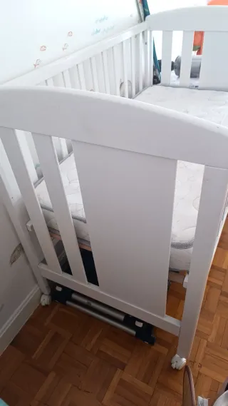 Cuna blanca con colchón