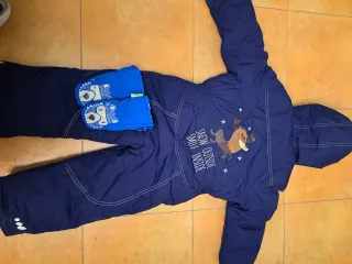 Mono de esquí infantil azul con manoplas