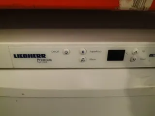 Congelador vertical Liebherr bajo encimera