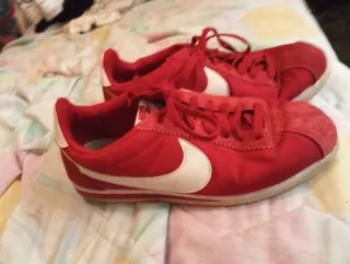 Zapatillas Nike Rojas y Blancas