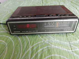 Radio Reloj Digital Sanyo AM/FM