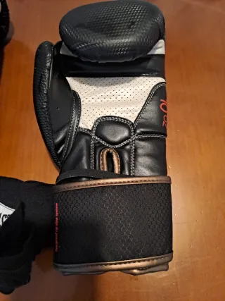 Guantes de Boxeo y muñequeras Everlast