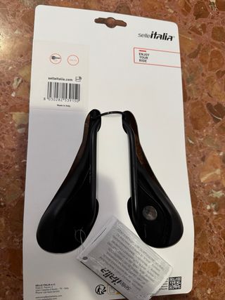 Sillín Selle Italia STRAY FLOW Negro