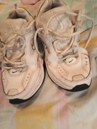 Zapatillas Nike Blancas y Negras