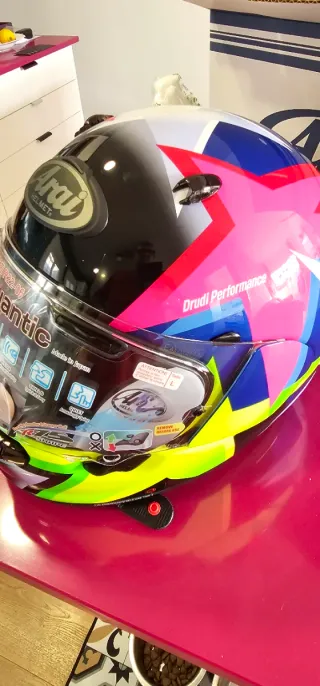 Casco Arai Quantic . ECE R22- 06 Talla L . Nuevo