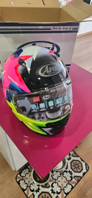 Casco Arai Quantic . ECE R22- 06 Talla L . Nuevo