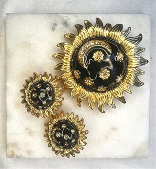 Christian Dior Broche y Pendientes Sol Luna