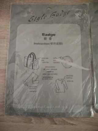 Chapas de grupos musicales y varios