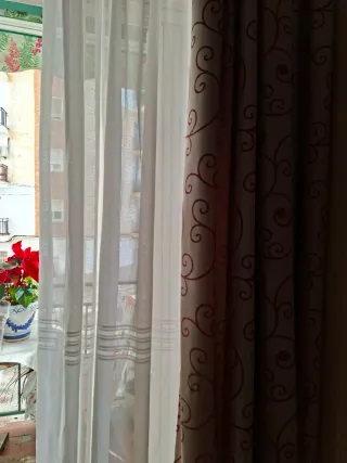 Cortinas salón beige y burdeos