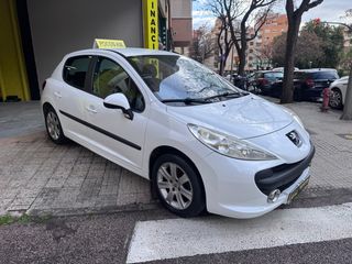 Peugeot 207 2008 automático 80,000km