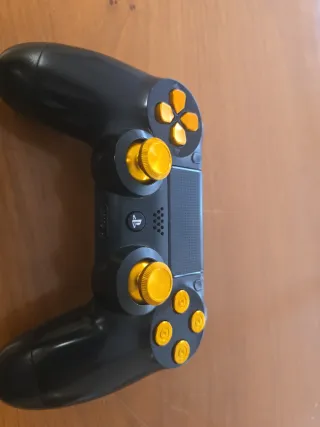 Controller PS4 personalizzato in alluminio dorato