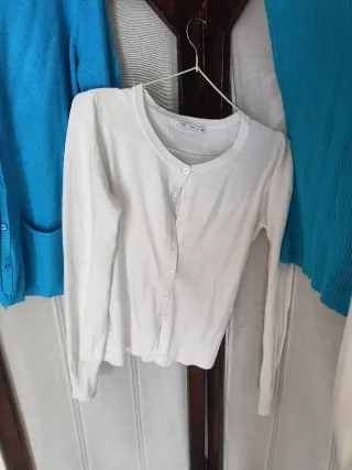 4 articoli 3 giacchine maglina più una gonna