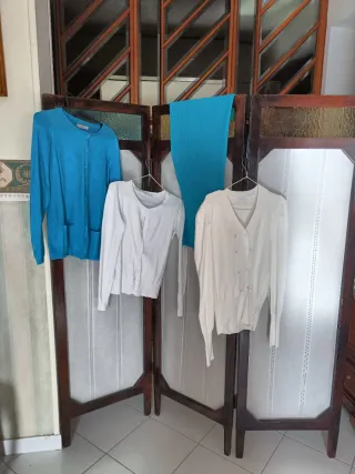 4 articoli 3 giacchine maglina più una gonna