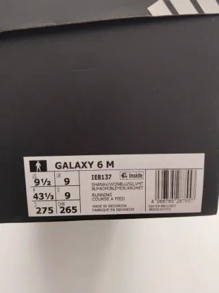 Zapatillas Adidas azules y Blancas