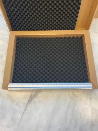 Caja de envío con protección de espuma. 9 und.