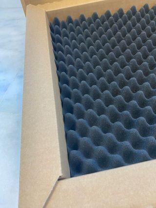 Caja de envío con protección de espuma. 9 und.