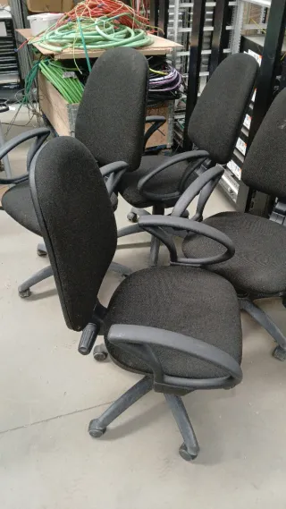 Sillón de oficina negro. 9 unidades .