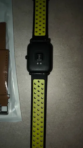Amazfit Bip Smartwatch + Accesorios