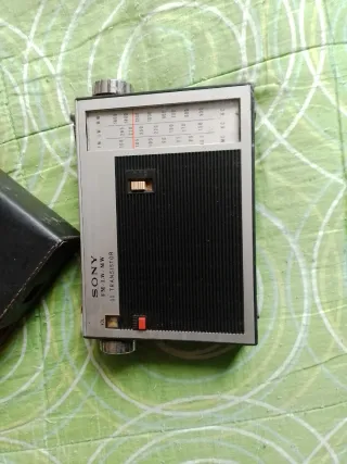 Radio antigua negra sony