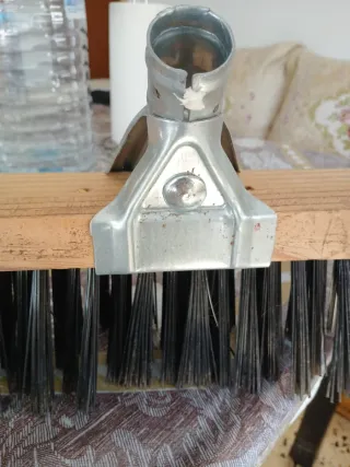 Cepillo de obra con mango de madera