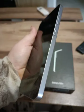 Samsung Galaxy S25 plus