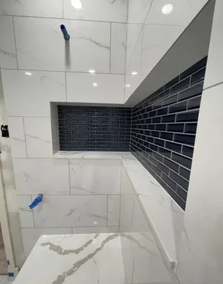 Baños alicatados corte a bisel