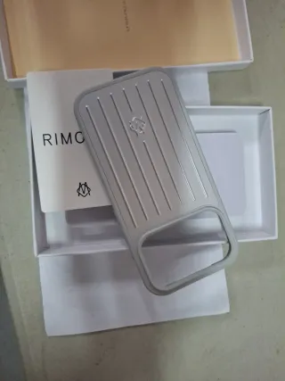 Funda iPhone 17 PRO RIMOWA