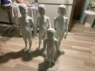 4 maniquíes infantiles. 25€ cada maniquí