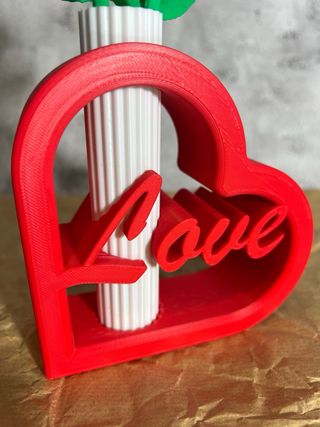 Jarrón Corazón con 2 Rosas Rojas Love