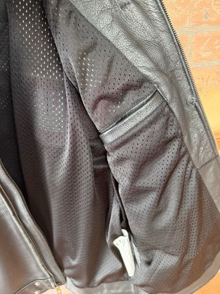 Chaqueta Harley-Davidson Negra, Roja y Blanca