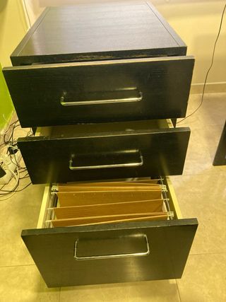 Mueble archivador de madera negro