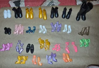 Scarpe, stivali Barbie e Queen