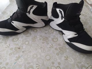 Zapatillas Baloncesto Shaq Negras y Blancas
