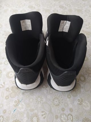 Zapatillas Baloncesto Shaq Negras y Blancas