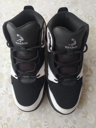 Zapatillas Baloncesto Shaq Negras y Blancas
