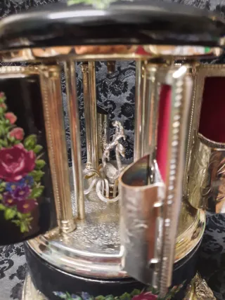 Carillon Portasigarette  Fiori leggi descrizione